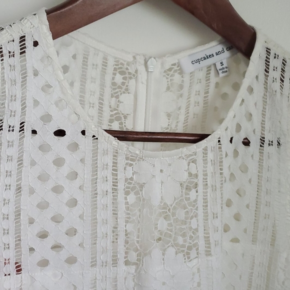 Cupcakes and Cashmere summer dress - Picture 2 of 3